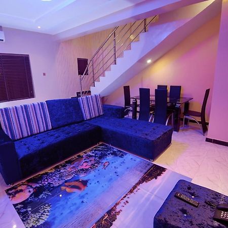 Ogombo Double M Exquisite Suites And Lounge Lekki מראה חיצוני תמונה