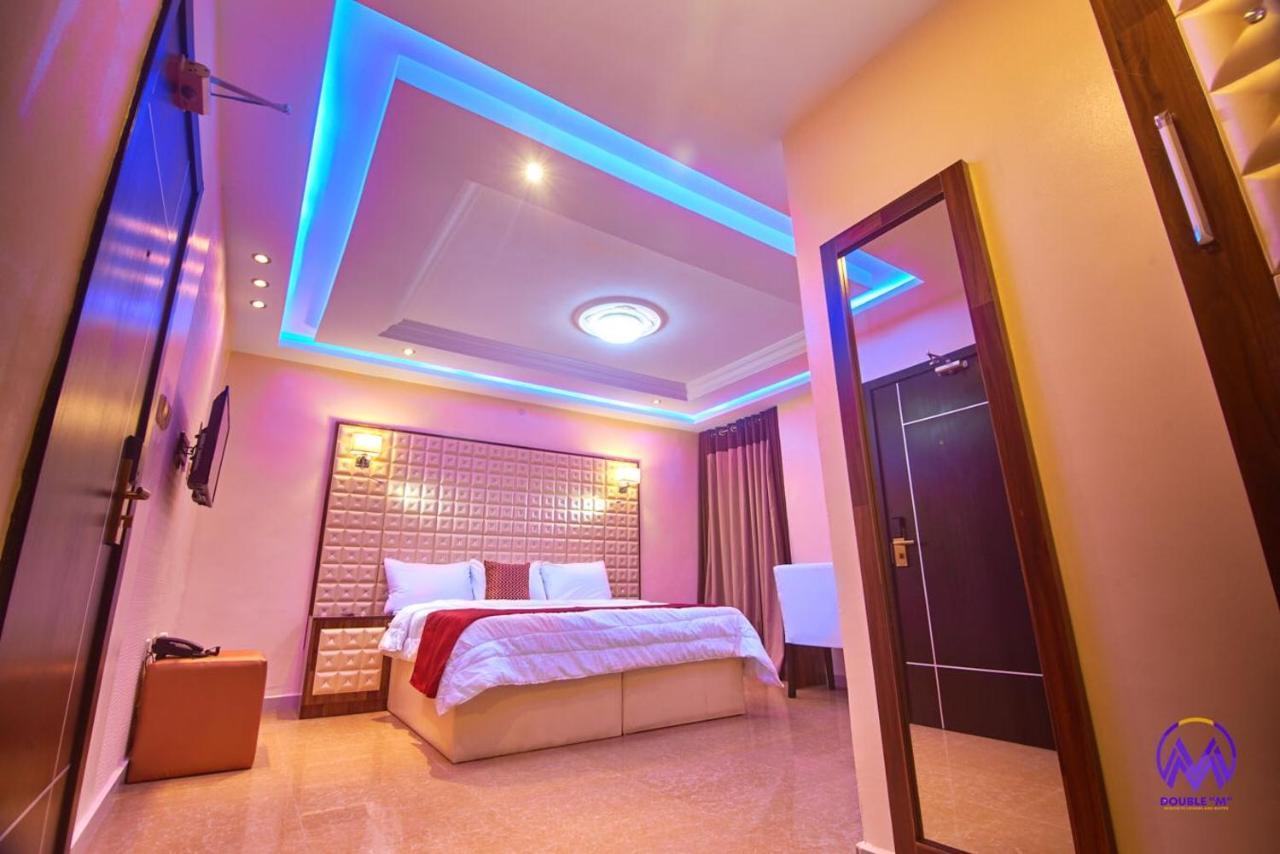 Ogombo Double M Exquisite Suites And Lounge Lekki מראה חיצוני תמונה