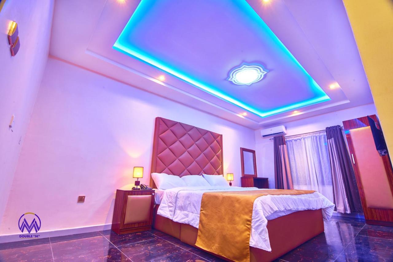 Ogombo Double M Exquisite Suites And Lounge Lekki מראה חיצוני תמונה