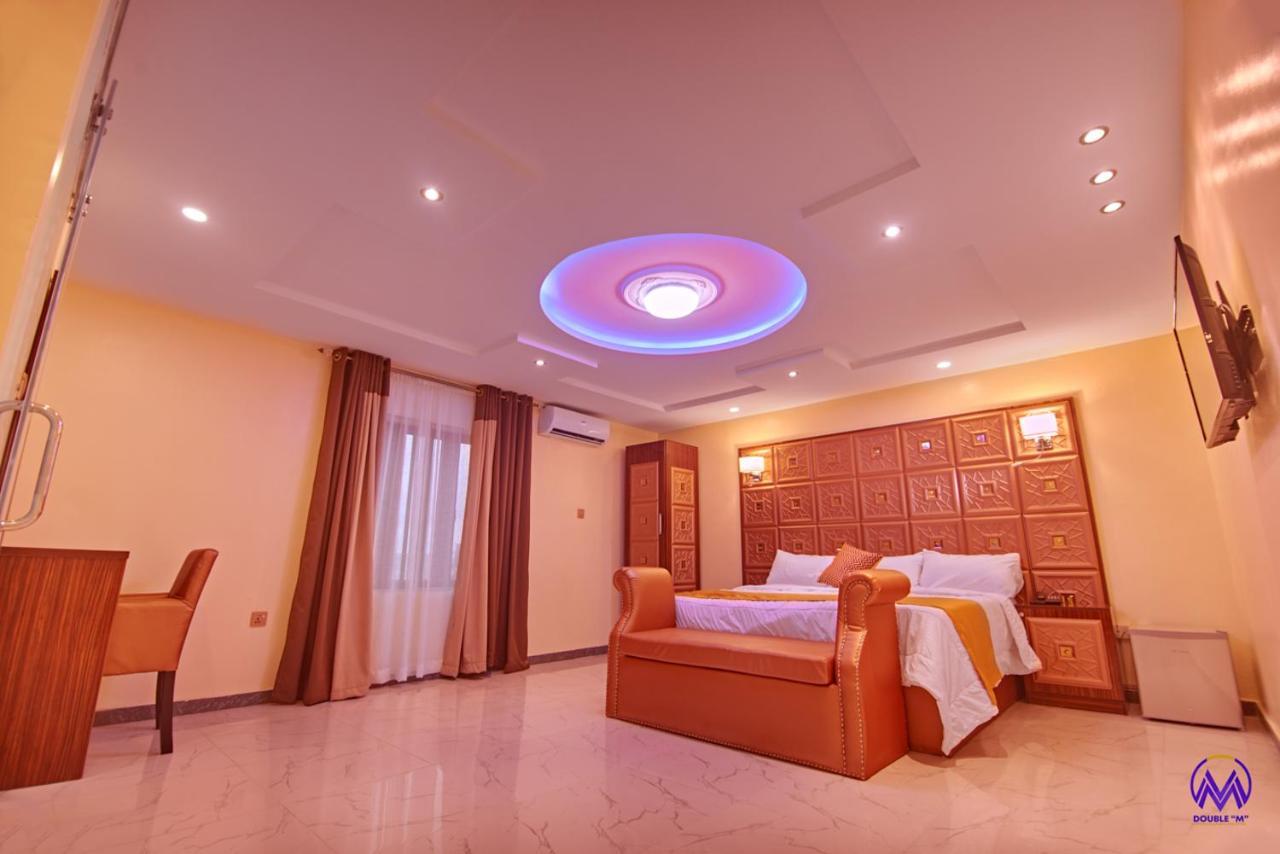 Ogombo Double M Exquisite Suites And Lounge Lekki מראה חיצוני תמונה