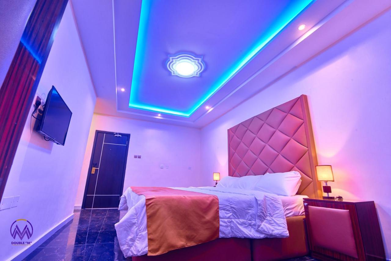Ogombo Double M Exquisite Suites And Lounge Lekki מראה חיצוני תמונה